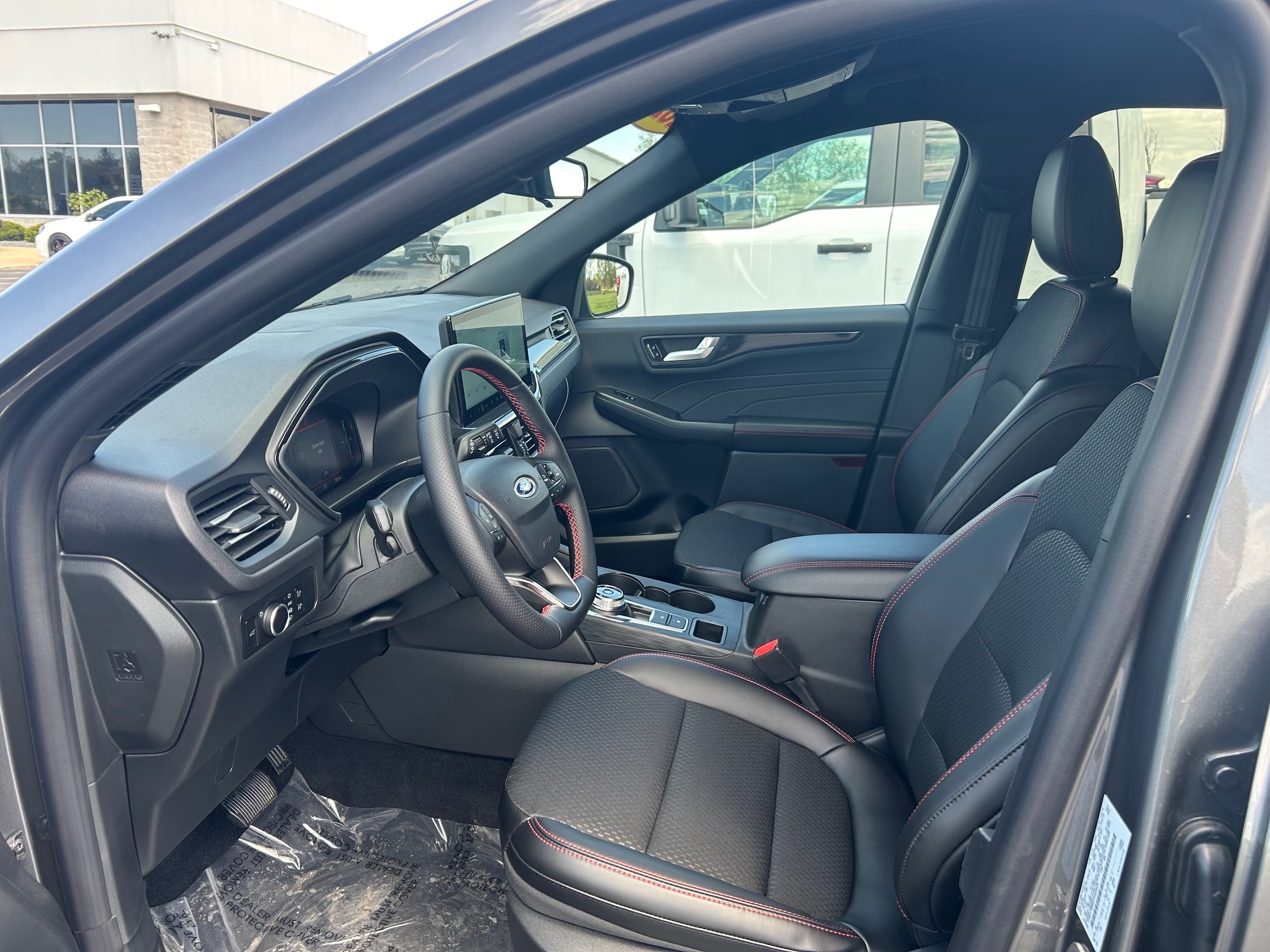 2026 Ford Escape ST-Line - Photo 17