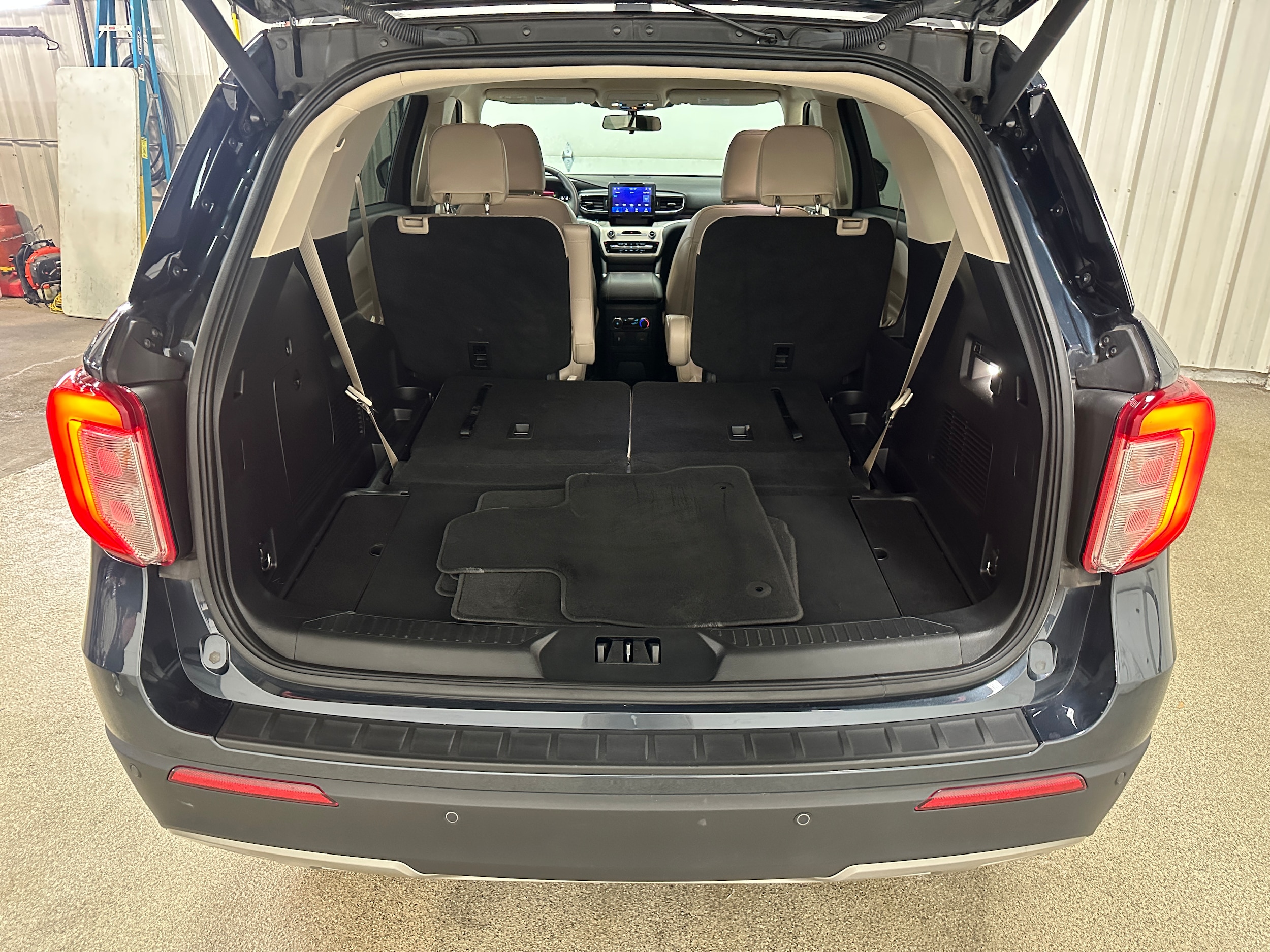 2023 Ford Explorer XLT - Photo 30