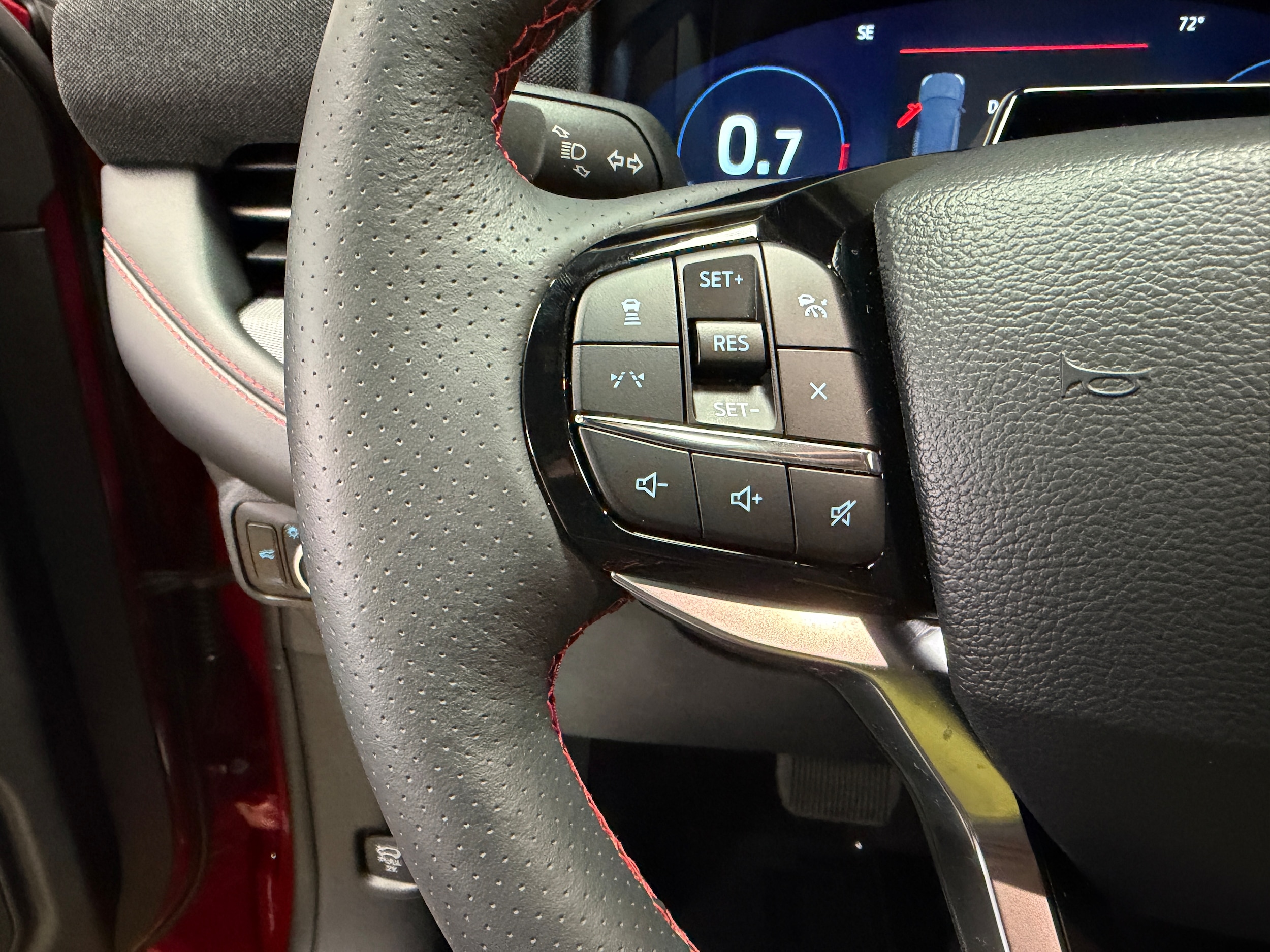 2026 Ford Explorer ST-LINE - Photo 19