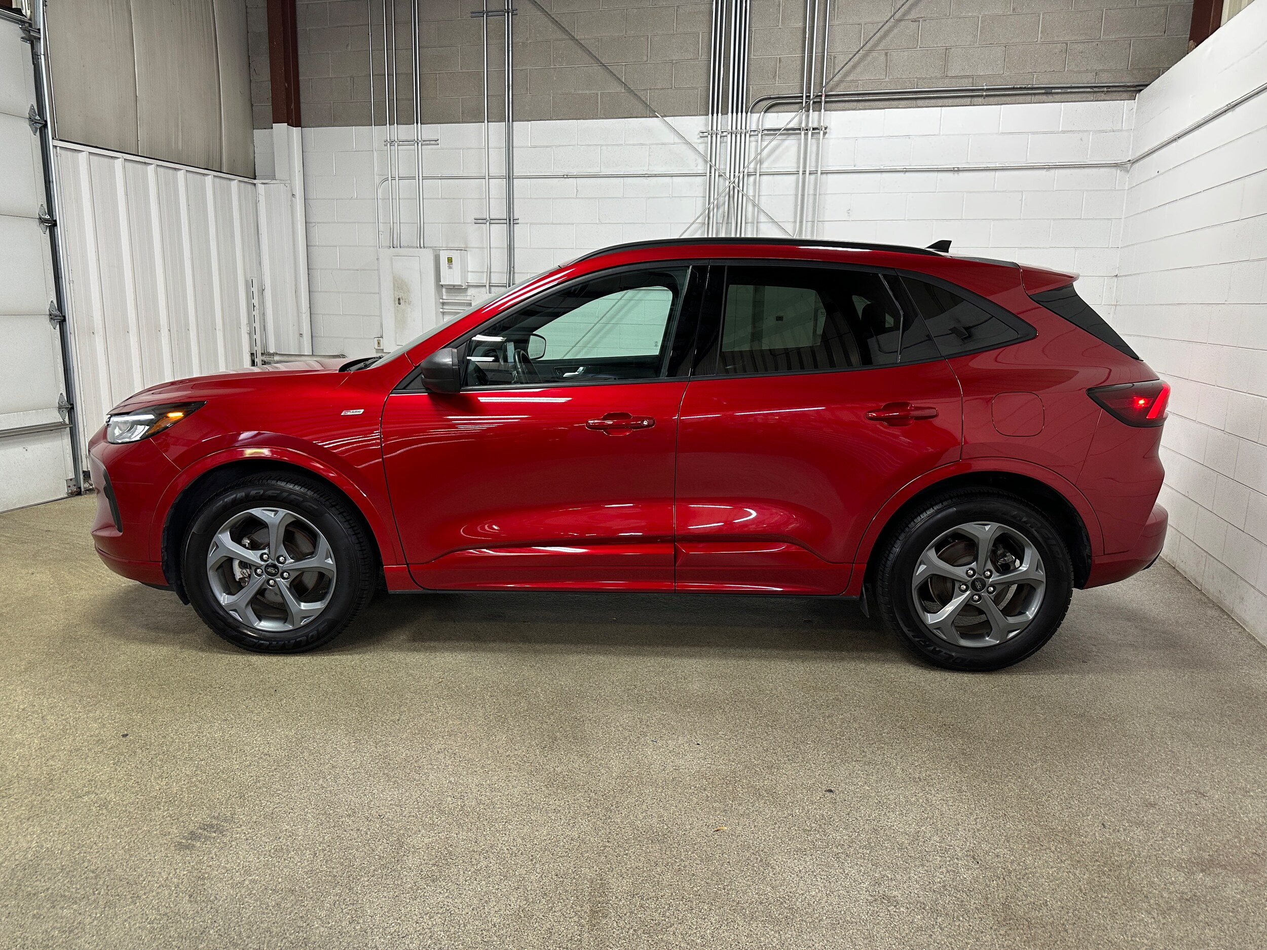 2024 Ford Escape ST-Line photo 4