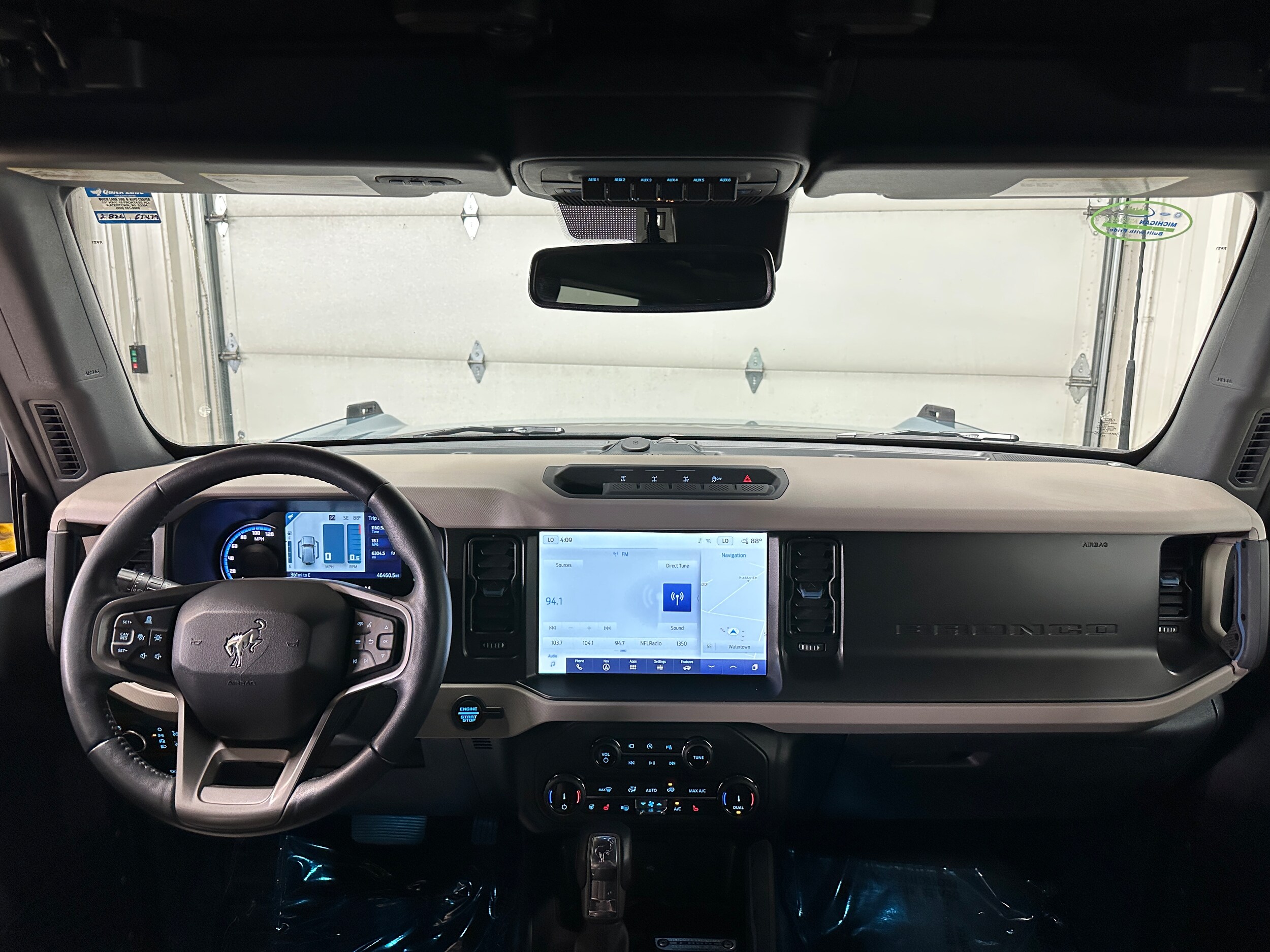 2022 Ford Bronco Wildtrak photo 2