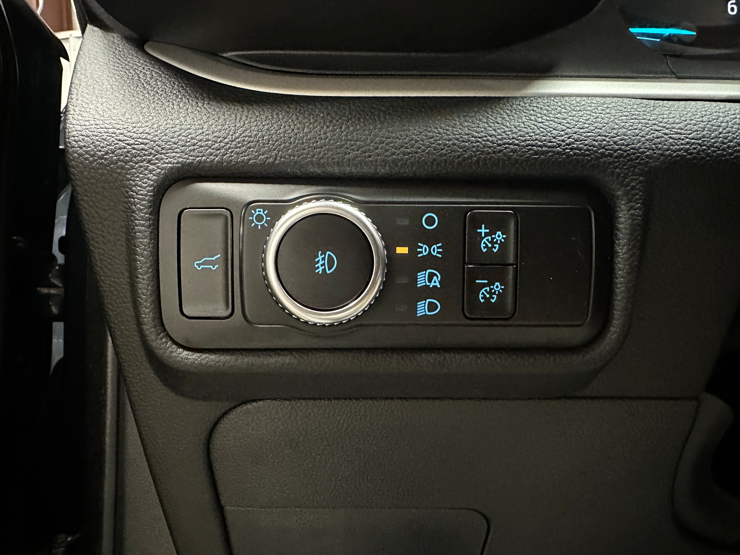 2023 Ford Explorer XLT - Photo 14