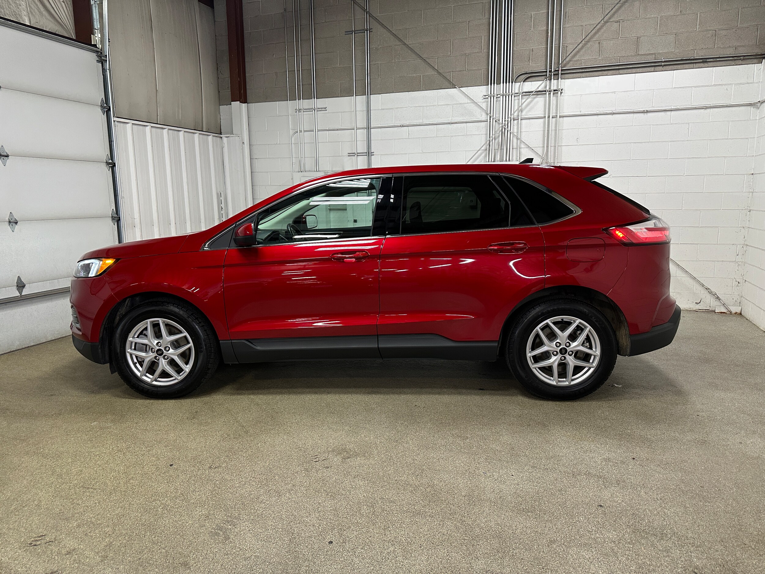 2024 Ford Edge SEL photo 4
