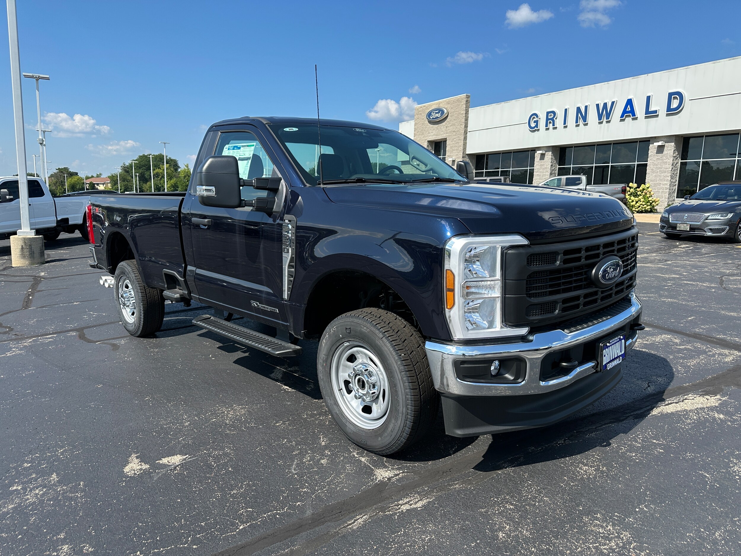 2025 Ford F-350 XL photo 3