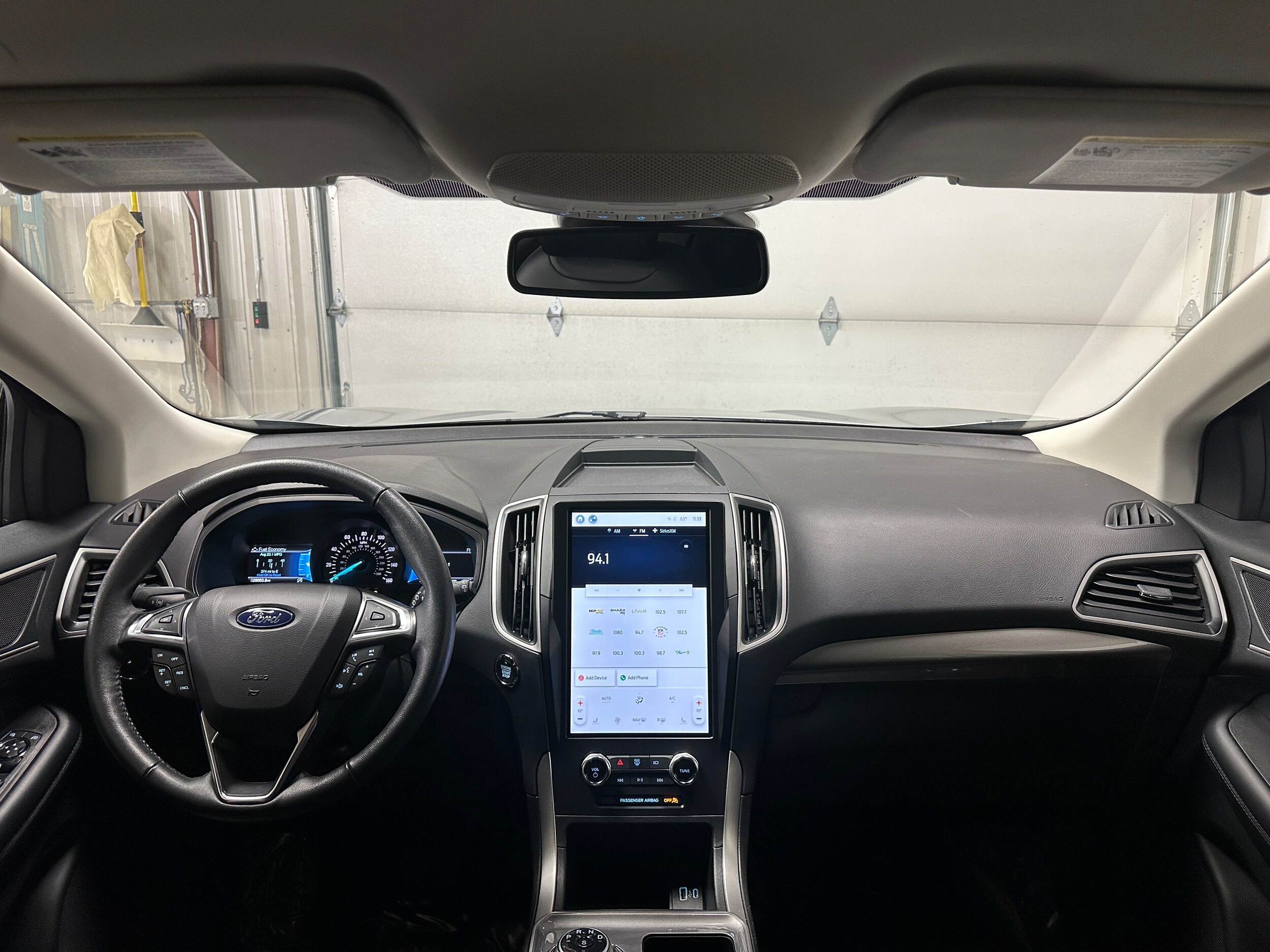 2024 Ford Edge SEL photo 2