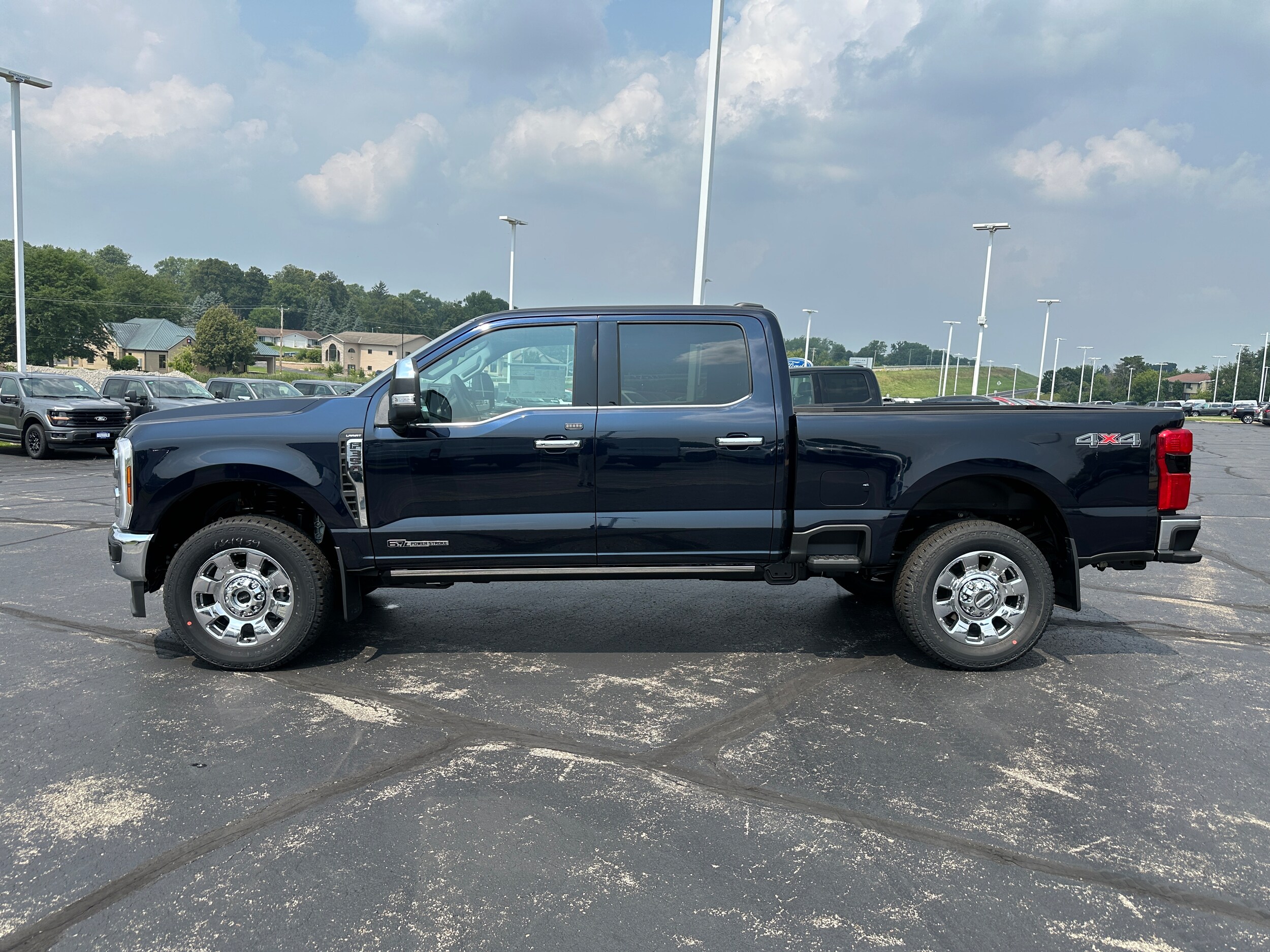 2025 Ford F-350 Lariat photo 4