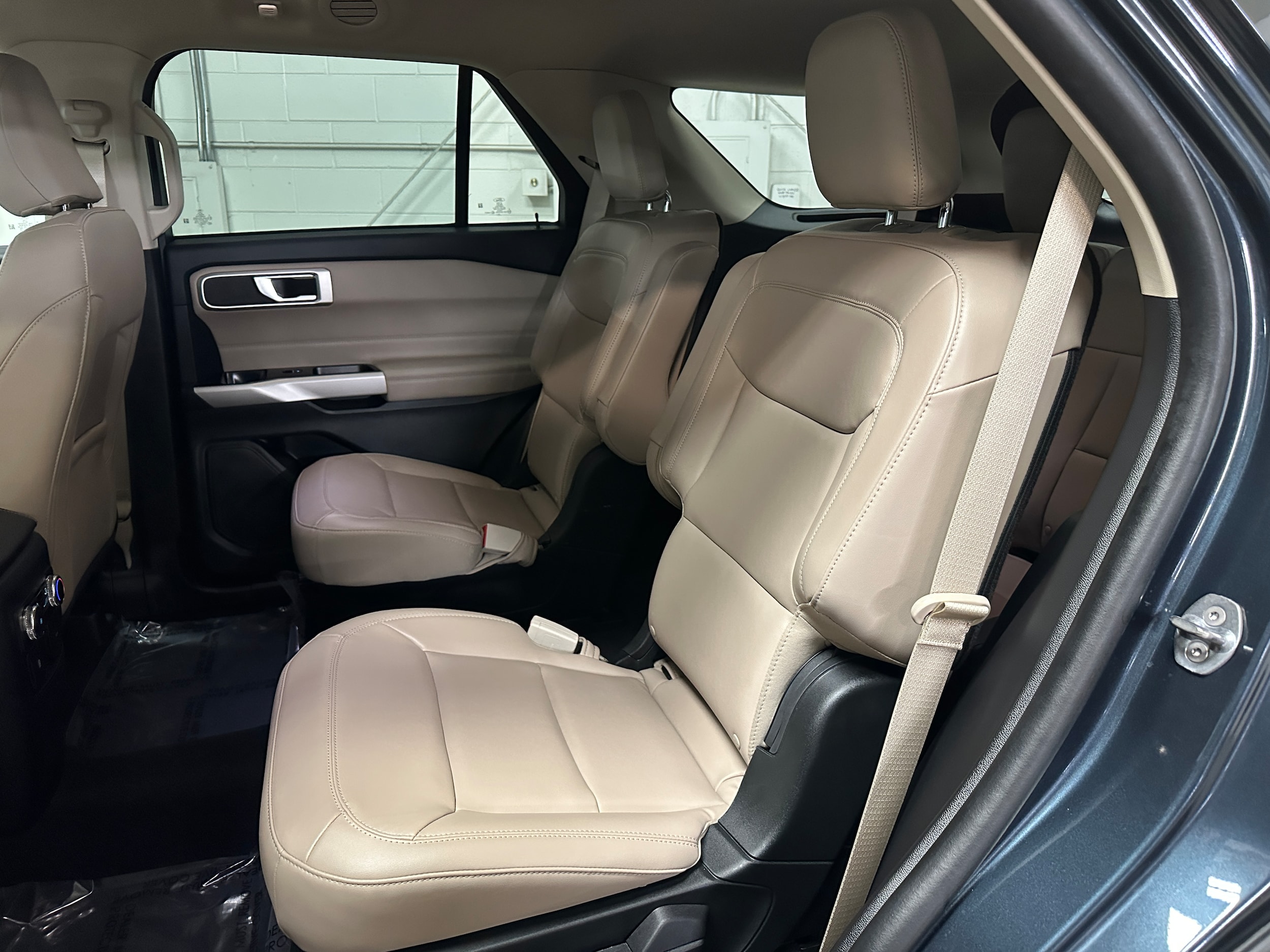 2023 Ford Explorer XLT - Photo 10