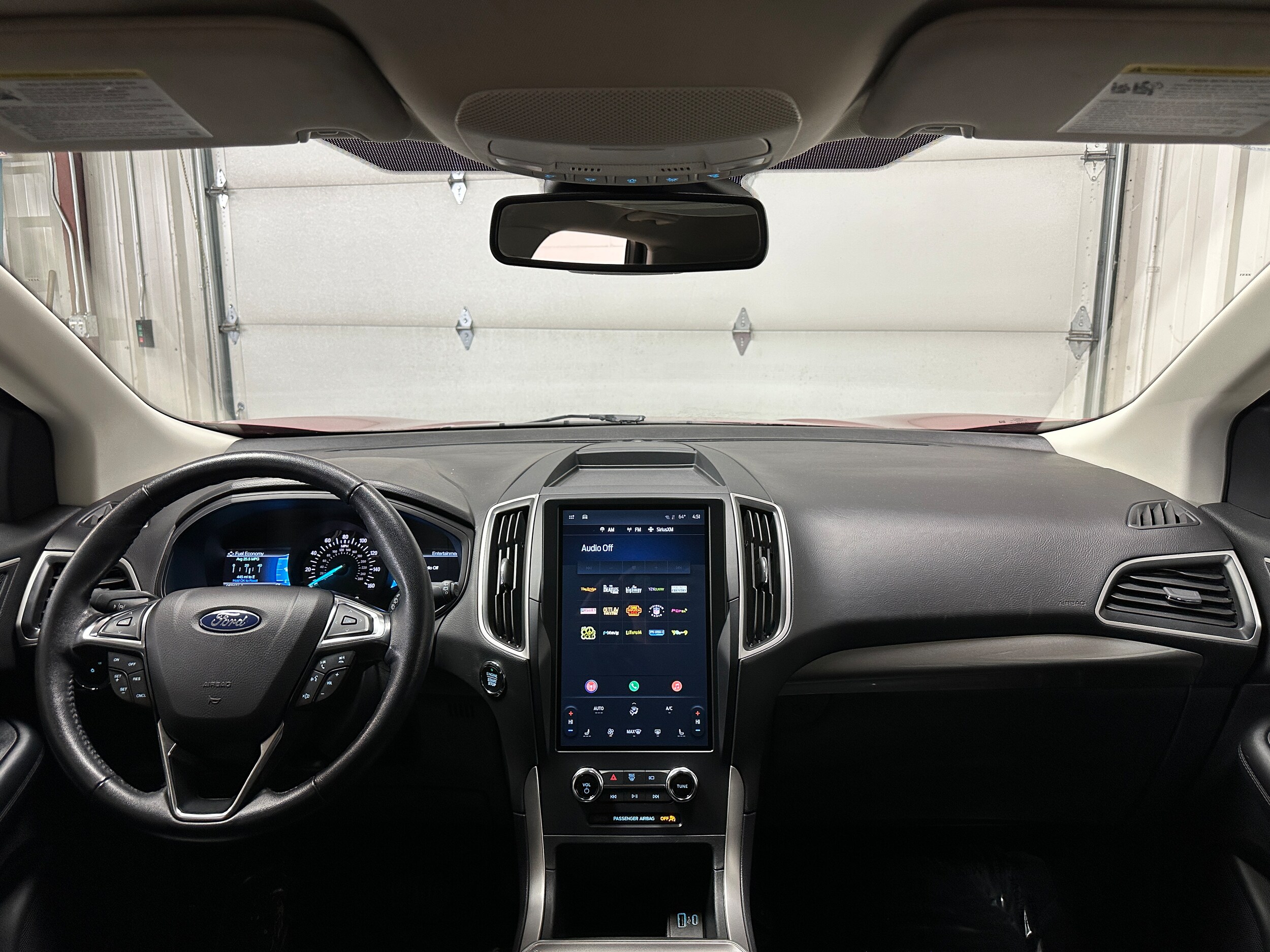 2024 Ford Edge SEL photo 2