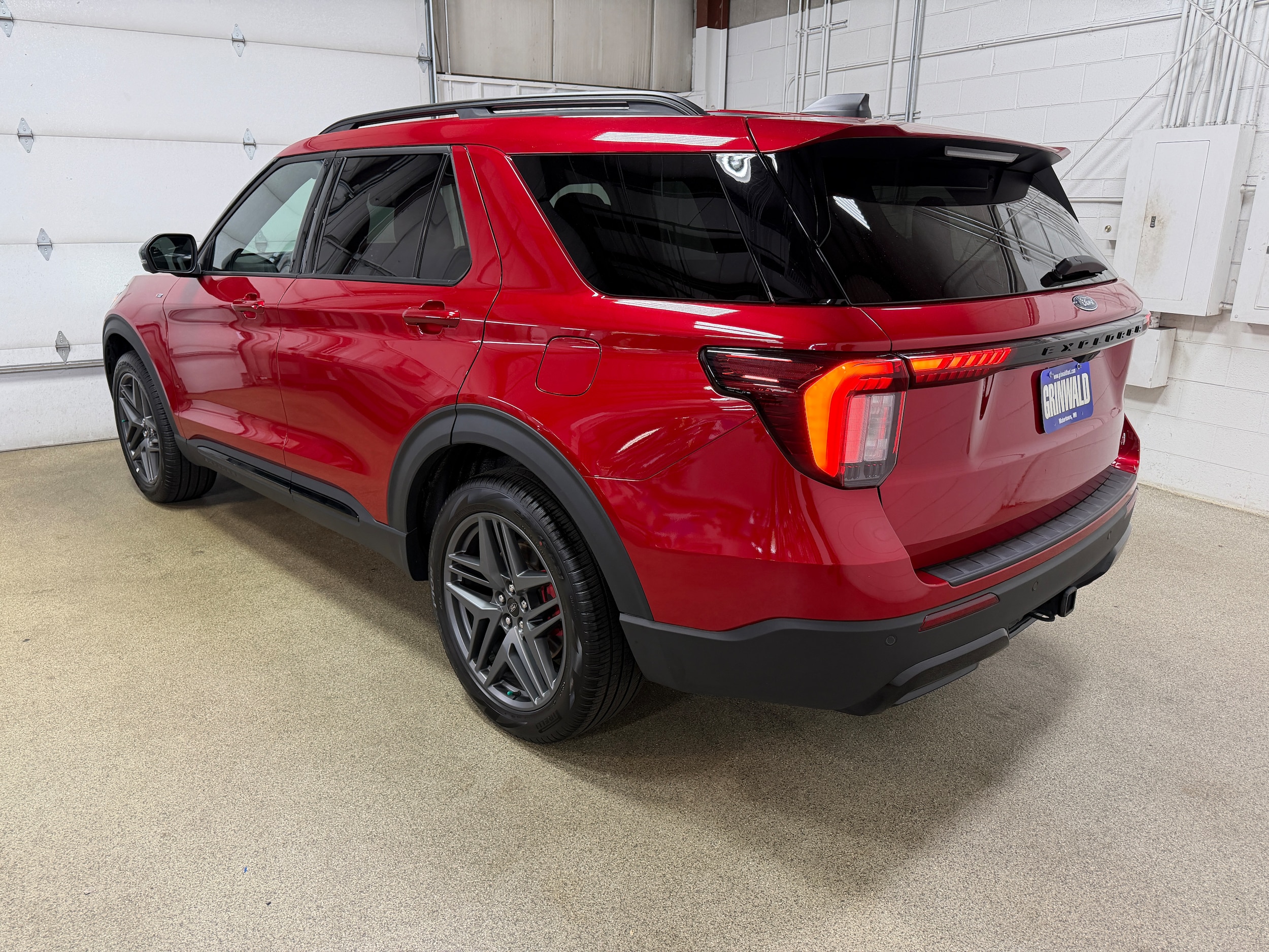 2026 Ford Explorer ST-LINE - Photo 9