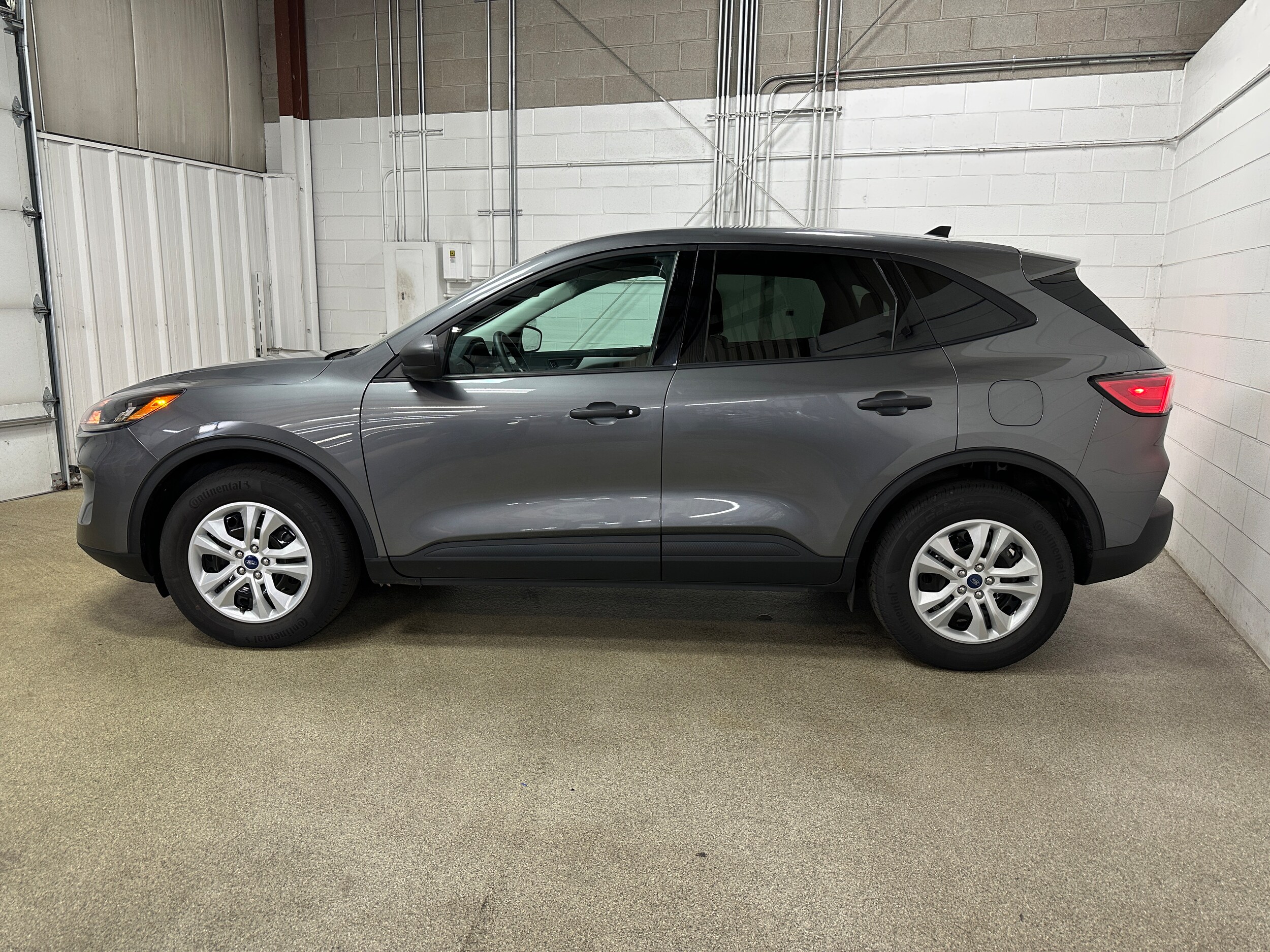 2022 Ford Escape S photo 4