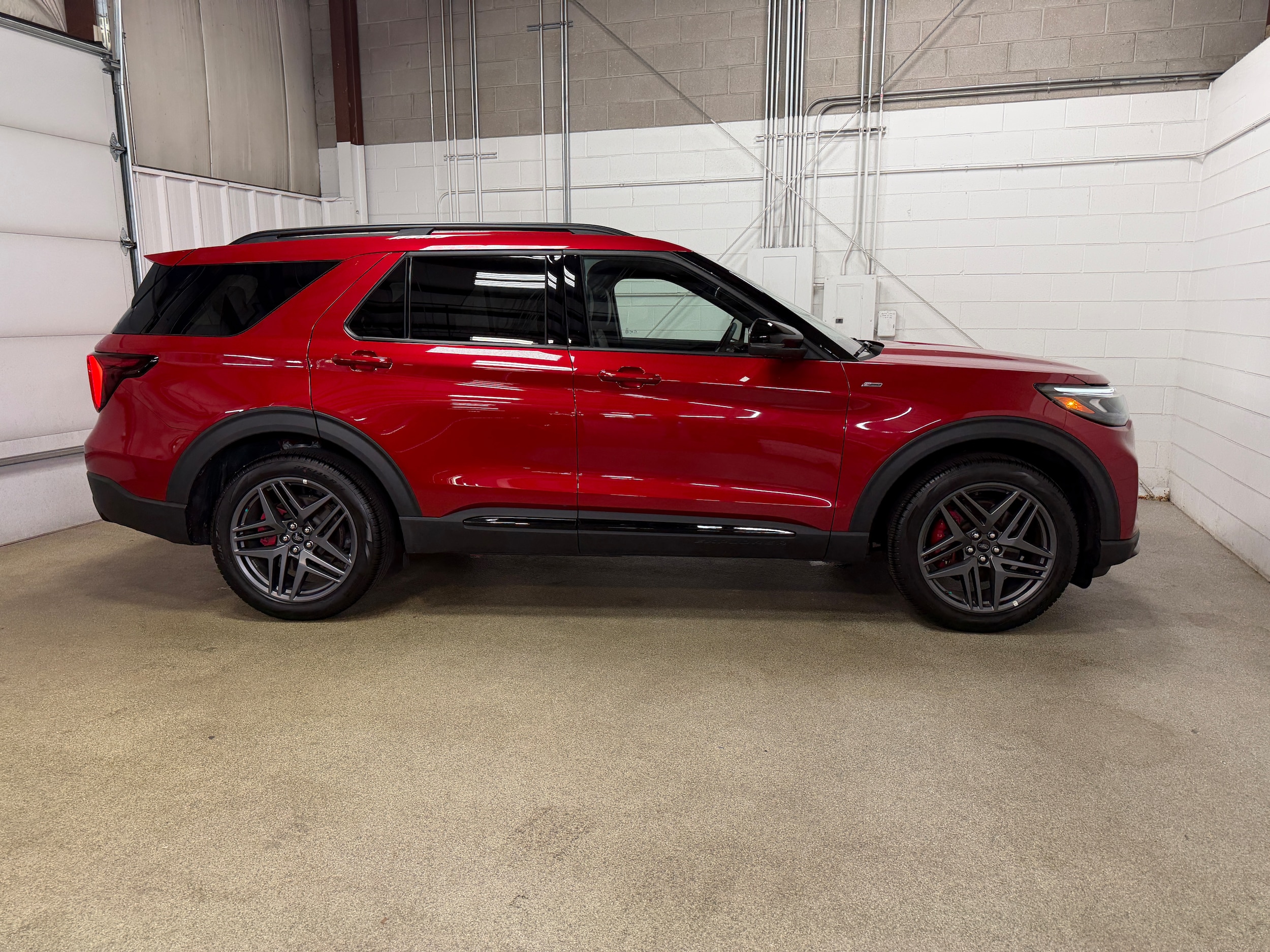 2026 Ford Explorer ST-LINE - Photo 8
