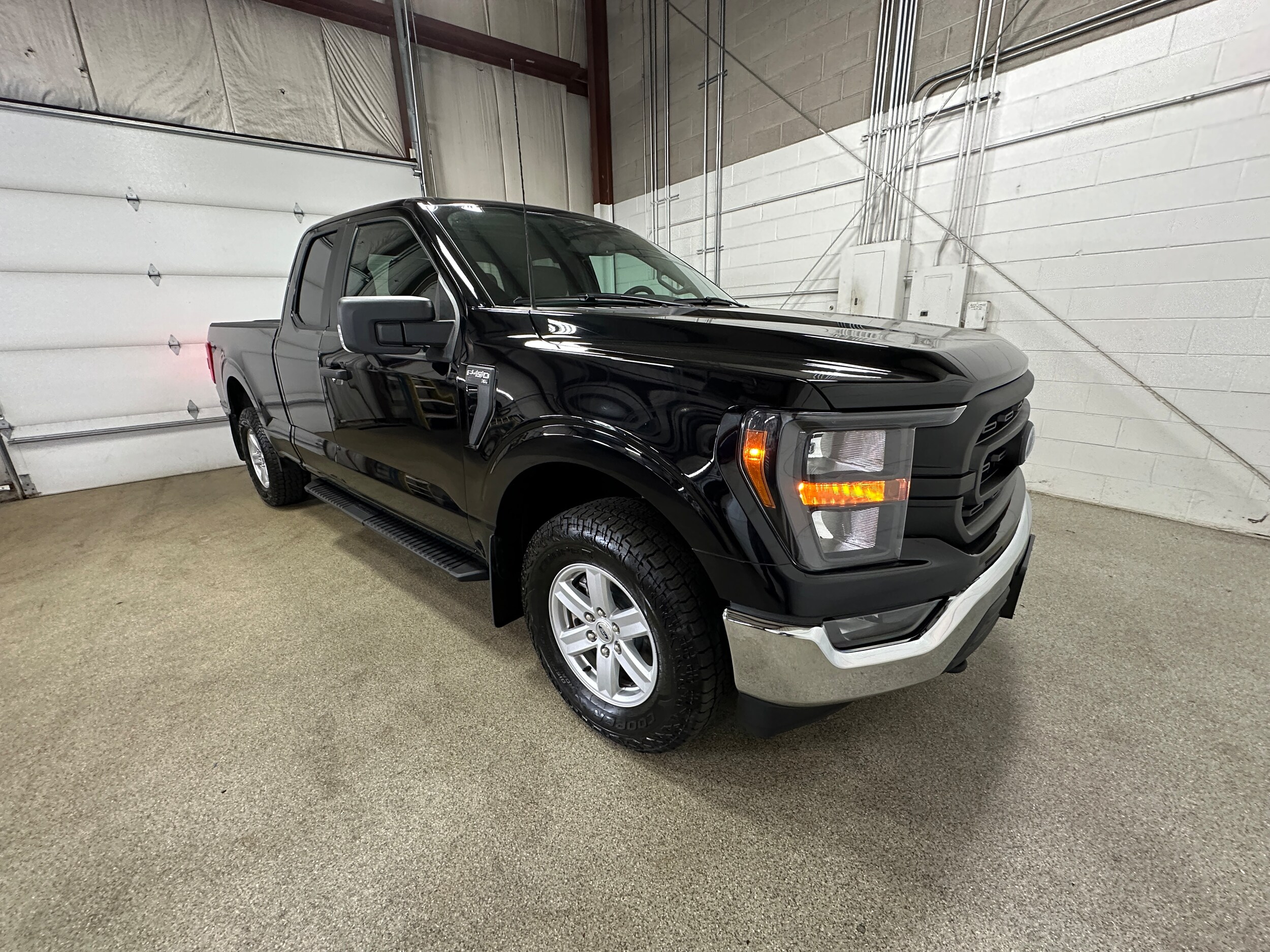 2023 Ford F-150 XL photo 3