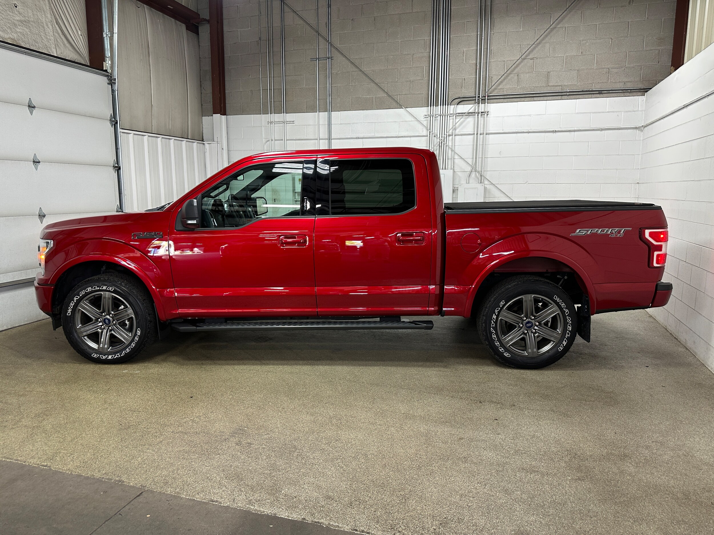 2020 Ford F-150 XLT photo 2