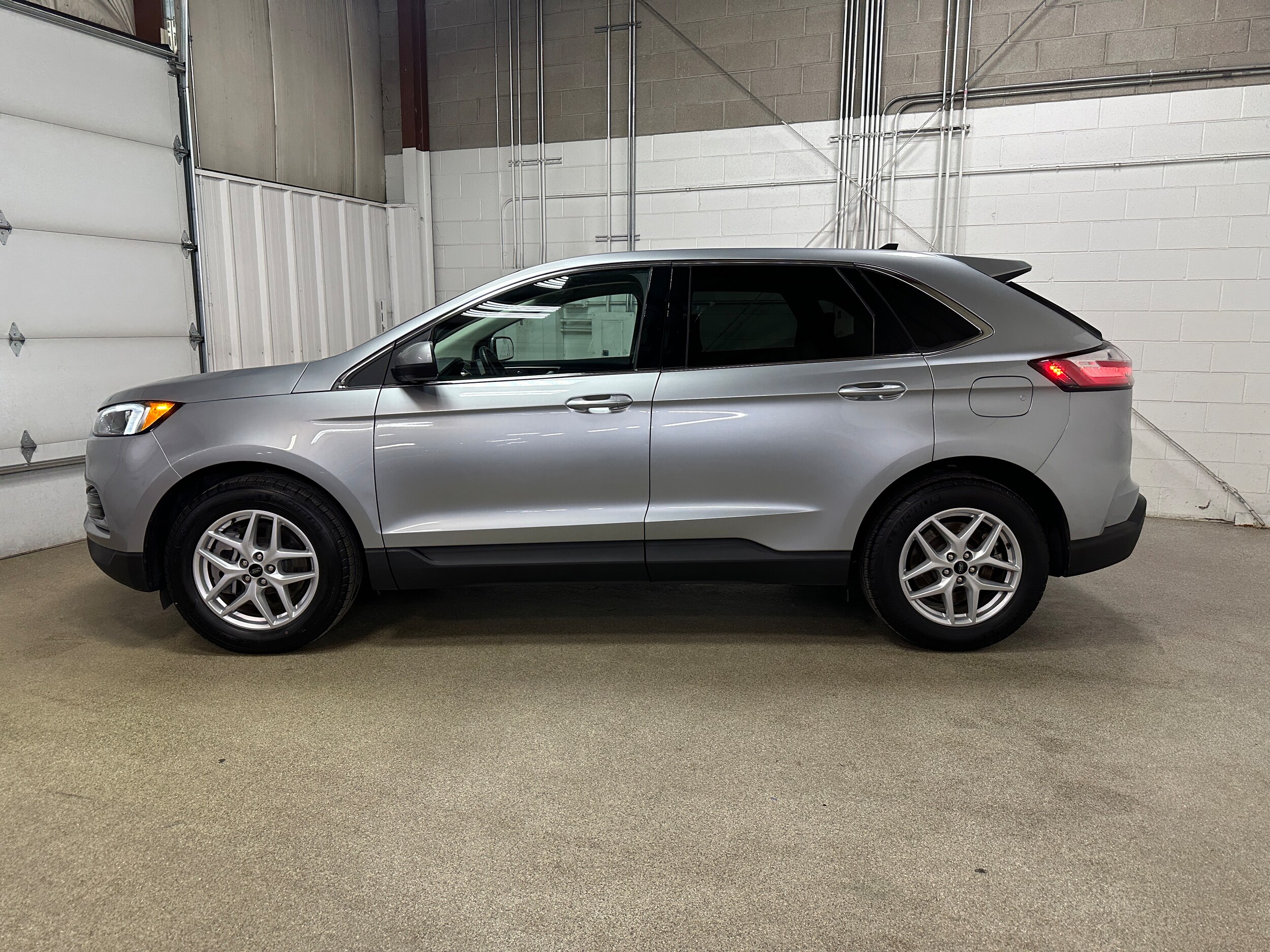 2024 Ford Edge SEL photo 4
