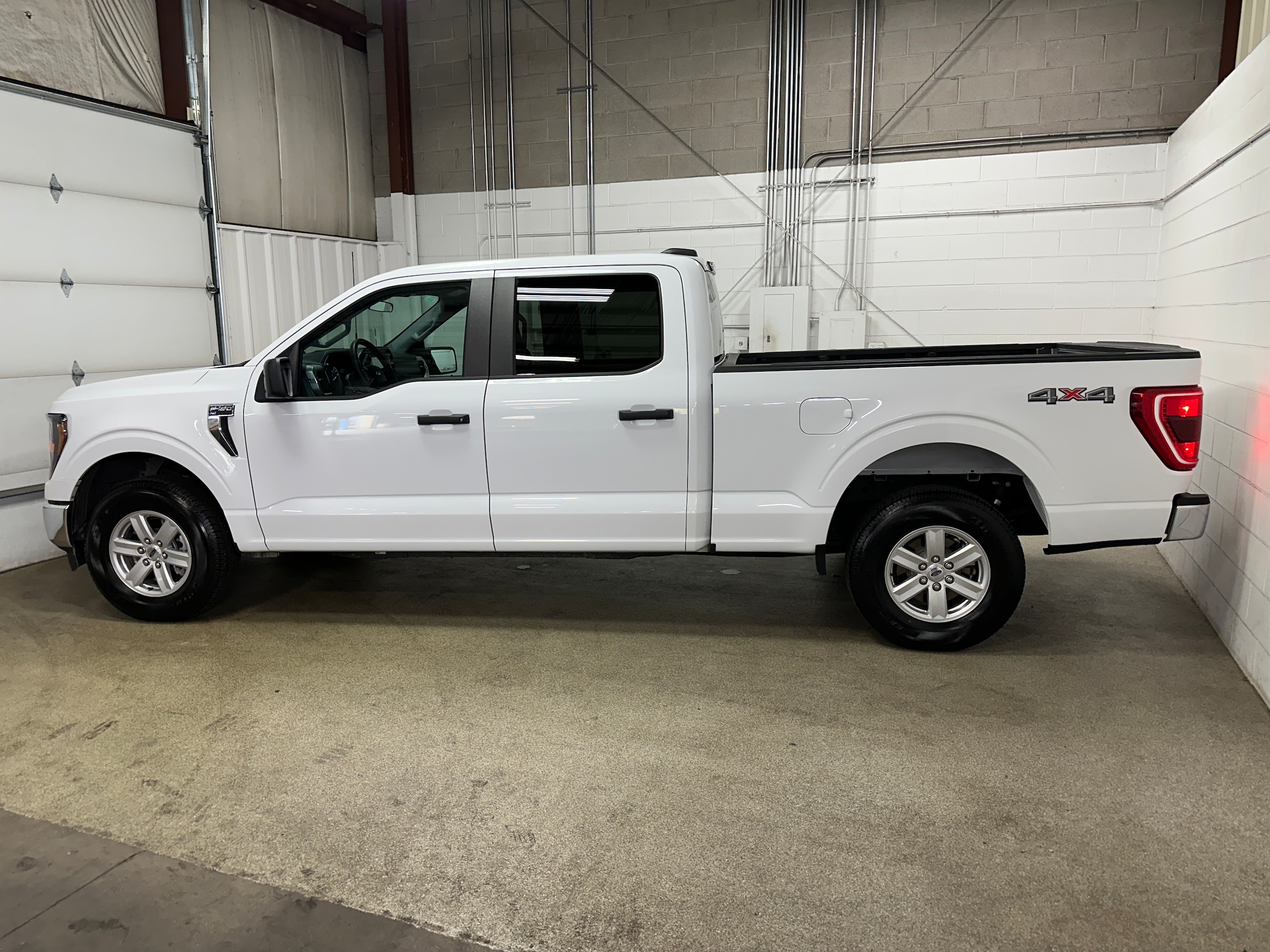 2023 Ford F-150 XLT photo 2