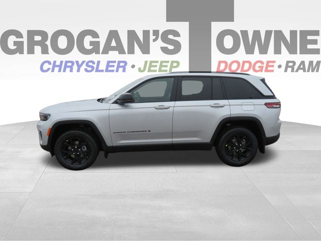 2025 Jeep Grand Cherokee Altitude's photo