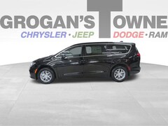 2026 Chrysler Pacifica SELECT Passenger Van
