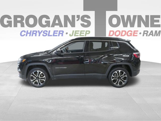 2022 Jeep Compass Limited's photo