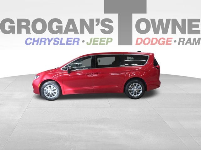 2026 Chrysler Pacifica Select AWD's photo