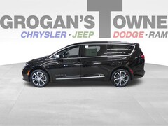 2026 Chrysler Pacifica PINNACLE Passenger Van