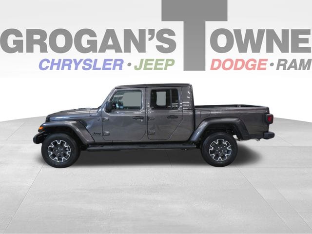 2026 Jeep Gladiator Sahara Auto's photo