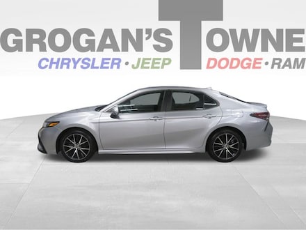 2023 Toyota Camry SE Sedan