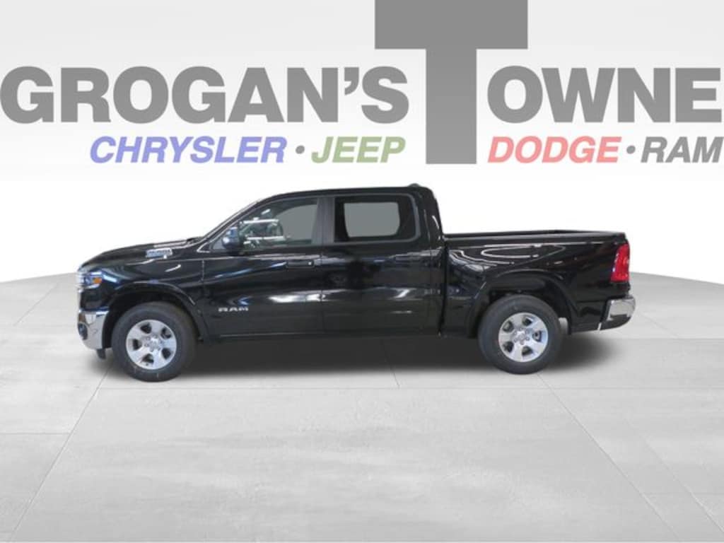 New 2026 Ram 1500 BIG HORN CREW CAB 4X4 5'7 BOX Pickup