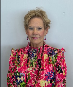 Staff member Gail Perne from ID_8c08df