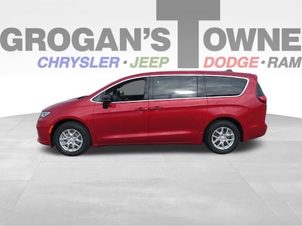 2026 Chrysler Pacifica SELECT Passenger Van