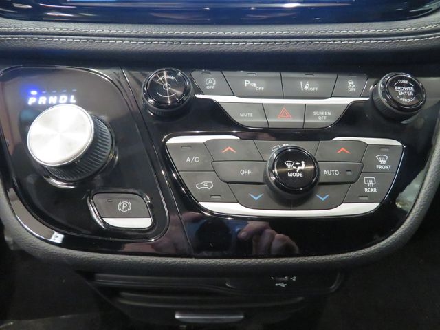 2026 Chrysler Pacifica Select - Photo 9