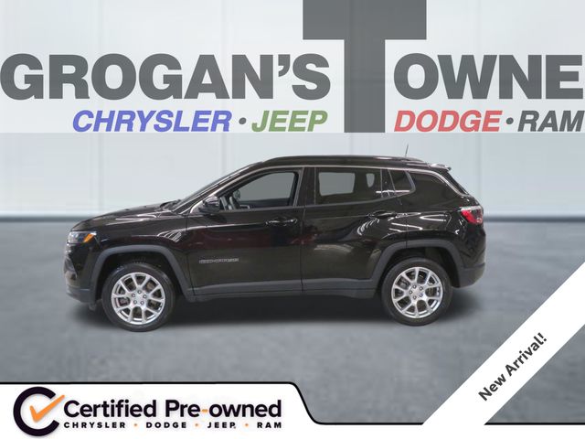 2023 Jeep Compass Latitude Lux 4X4's photo