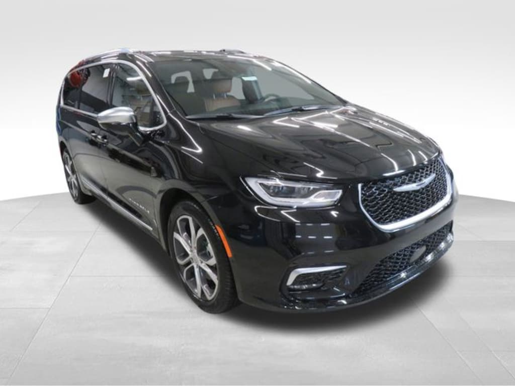 New 2026 Chrysler Pacifica PINNACLE Passenger Van