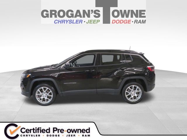 2023 Jeep Compass Latitude Lux 4X4's photo