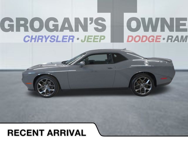 2017 Dodge Challenger SXT Plus
