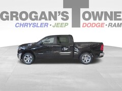 2026 Ram 1500 BIG HORN CREW CAB 4X4 5'7 BOX Pickup