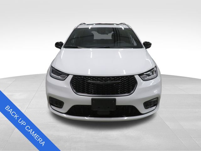 2025 Chrysler Pacifica Limited photo 3