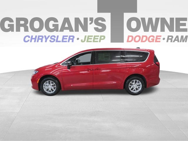 2026 Chrysler Pacifica Select's photo