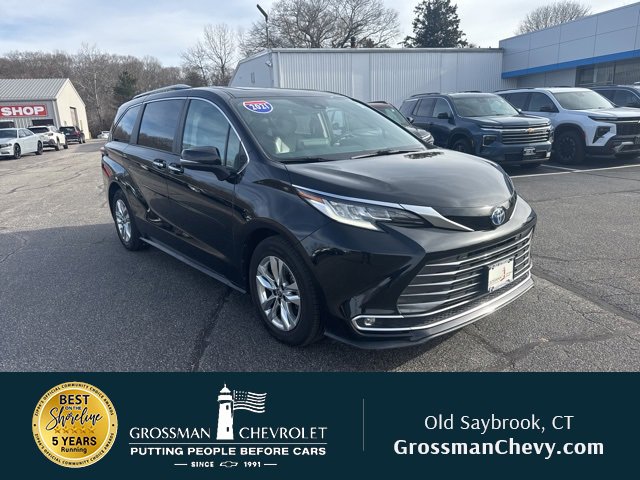 2021 Toyota Sienna Limited's photo