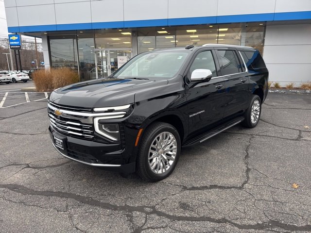 2025 Chevrolet Suburban Premier photo 3