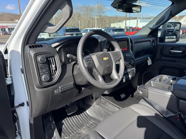 2025 Chevrolet Silverado 3500HD photo 4