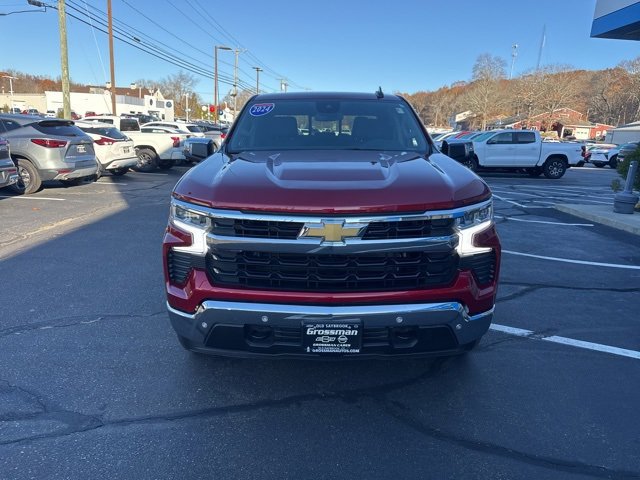 2024 Chevrolet Silverado LT photo 3