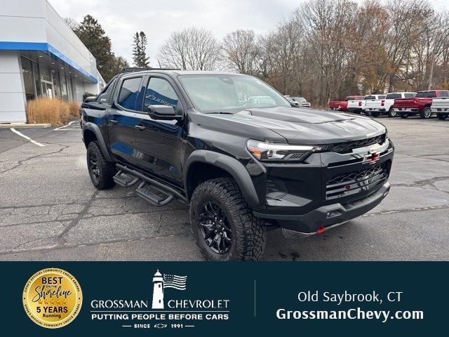 2025 Chevrolet Colorado ZR2's photo