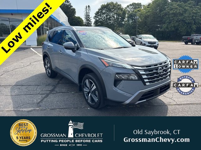 2025 Nissan Rogue SL's photo