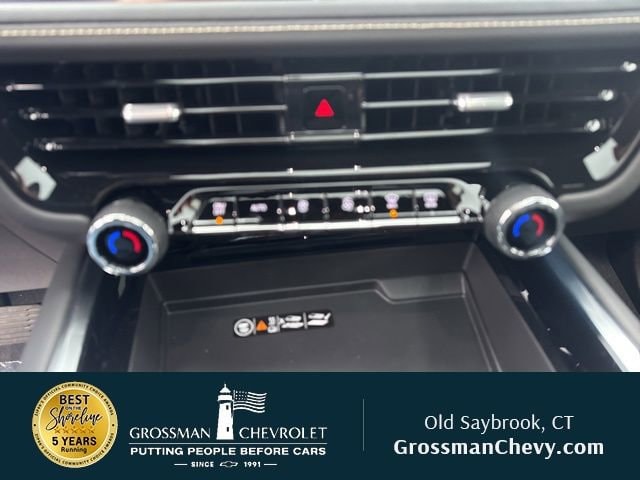 2026 Chevrolet Suburban Premier - Photo 13