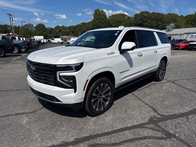2025 Chevrolet Suburban High Country photo 4