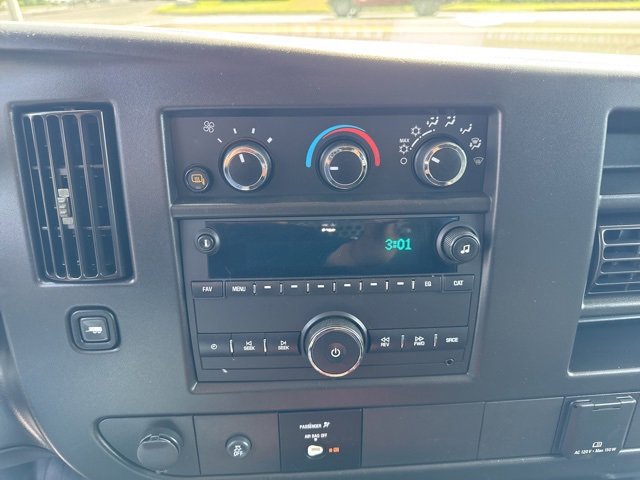 2023 Chevrolet Express 2500 Van Cargo photo 2