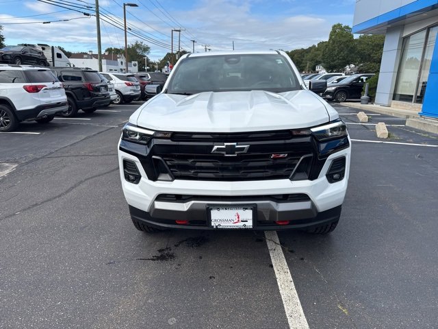 2025 Chevrolet Colorado Z71 photo 3
