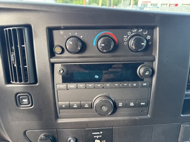 2024 Chevrolet Express 2500 Van Cargo photo 2