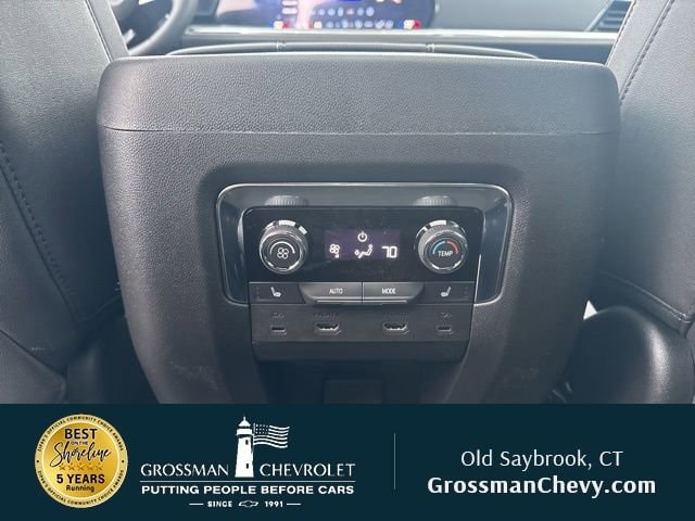2026 Chevrolet Suburban Premier - Photo 19