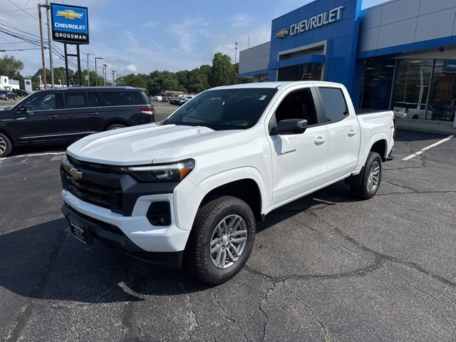 2024 Chevrolet Colorado LT photo 4